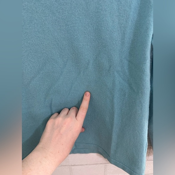 LL Bean Cashmere Women’s Blue Sweater base layer Pullover size Large #1864 - Picture 8 of 11